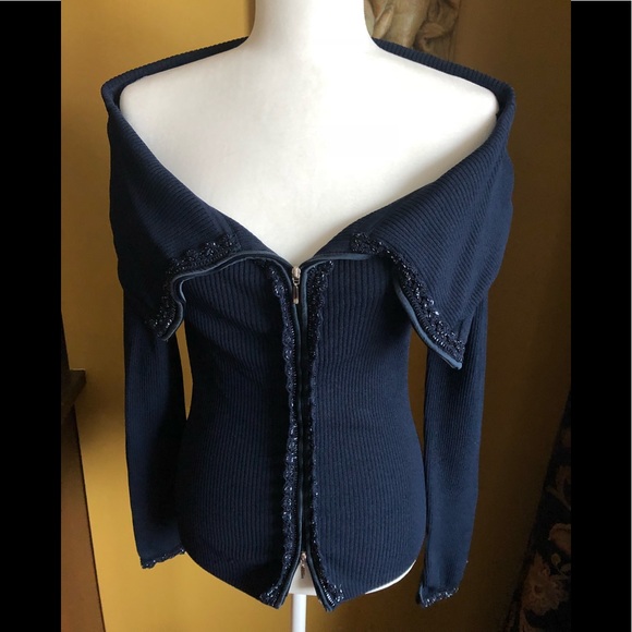 Cache Tops - GORGEOUS Cache off the shoulder top